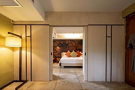 Riverside Suite with Bathtub ( 24 hours Use of Room )