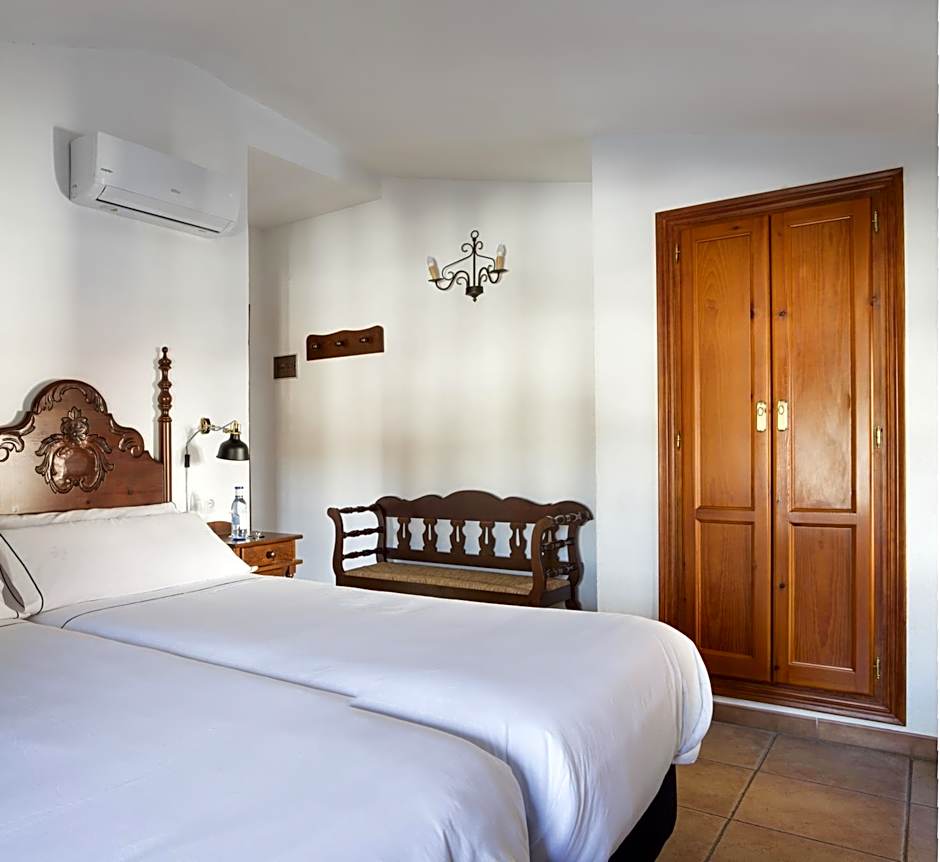 Tugasa Hotel y Apartamentos rurales La Posada