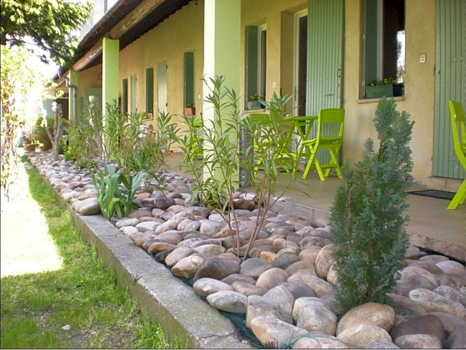 Au Saint Roch - Hôtel et Jardin