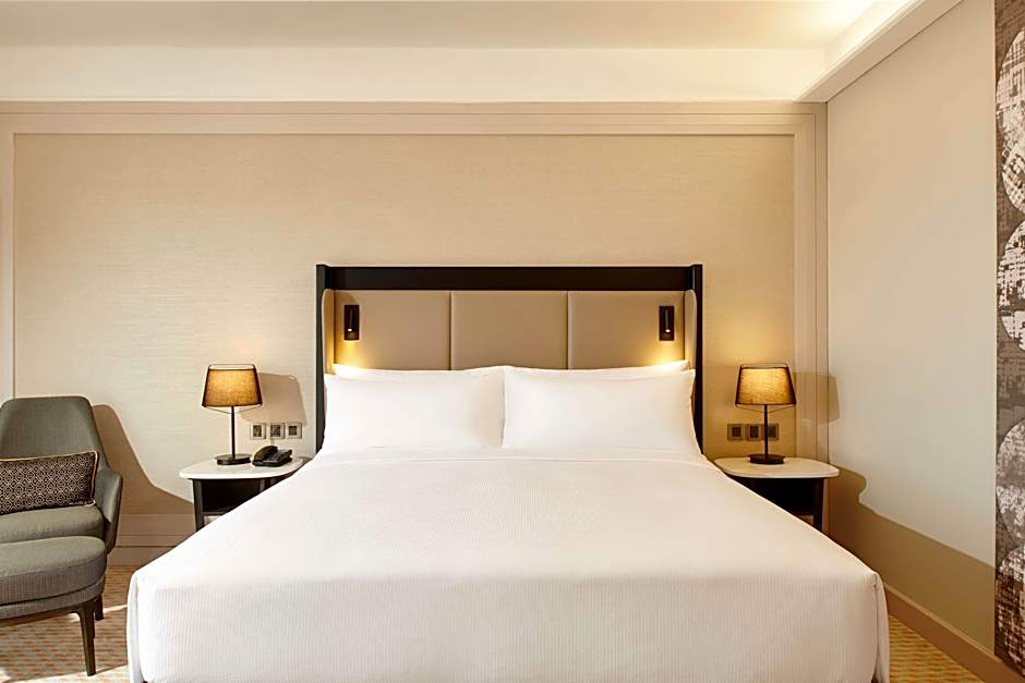Foto 1 de 5 de Premium 1 King Bed Suite, City View