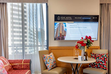 Premium Queen Room with Kitchen 