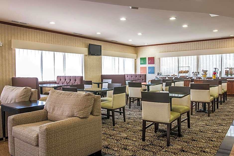 Comfort Suites Canton - Detroit