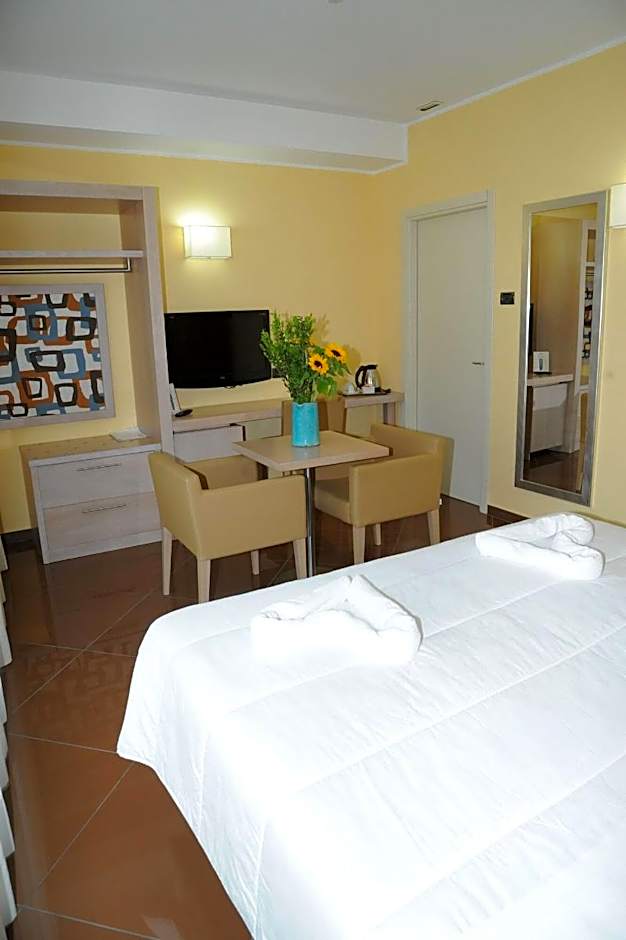 Hotel Chiaraluna