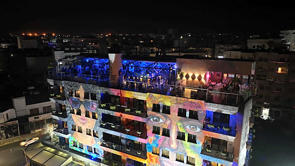 Rise Hotel