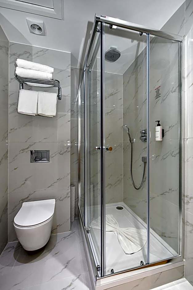 Queens Park Premier London Hyde Park