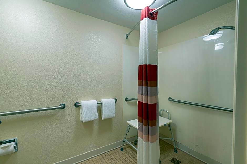 Red Roof Inn Detroit - Roseville/ St Clair Shores