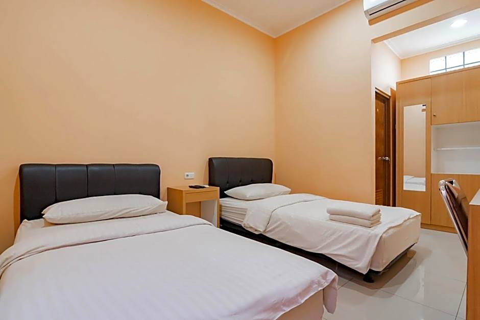 Shofy Guest House Mitra RedDoorz