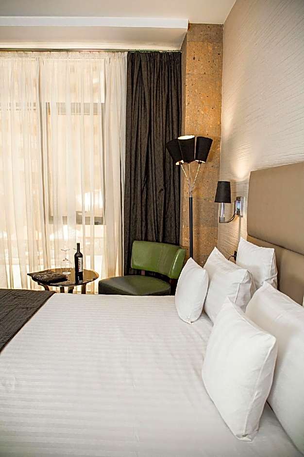North Avenue Hotel