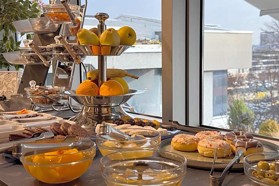 Queen's Hotel - Zebra Centre