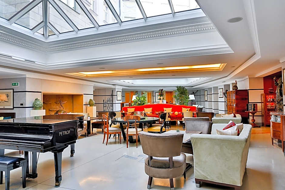 Aria Hotel