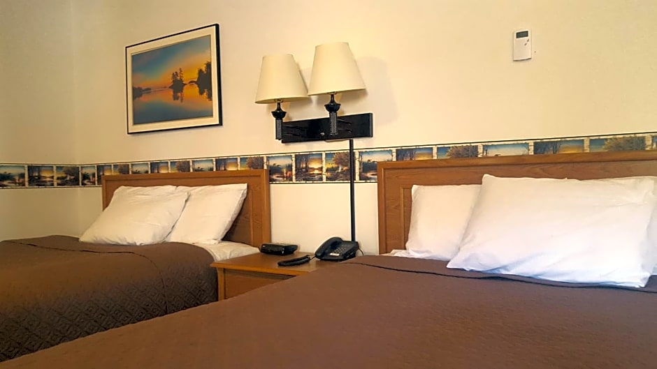 Longliner Lodge and Suites