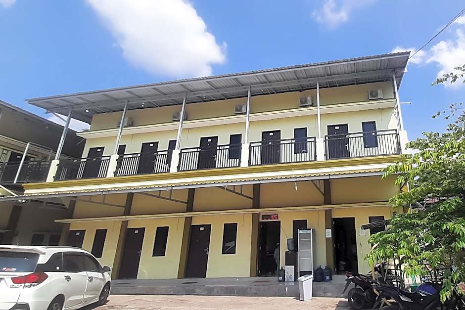 Urbanview Hotel Fira Syariah Muara Enim by RedDoorz