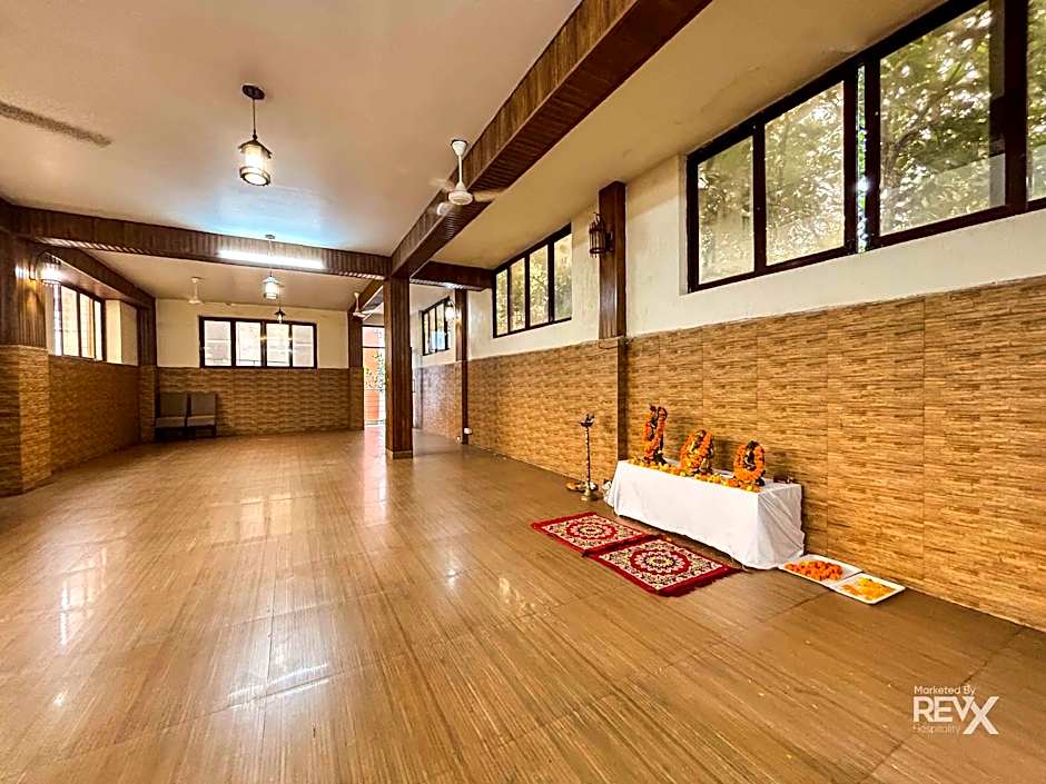 Hotel Nirvana Palace Near Parmarth Niketan