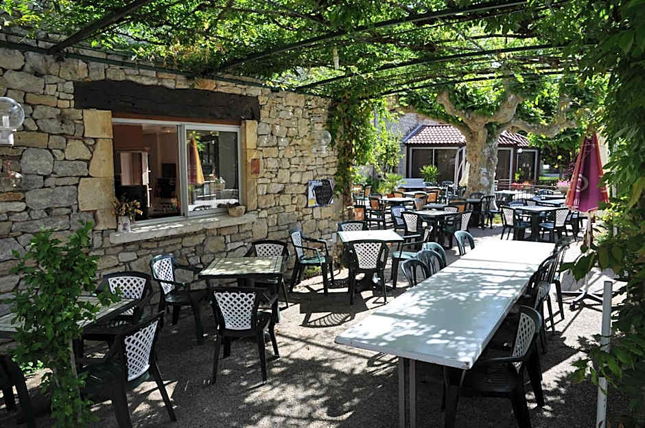 Logis Hotels - Auberge de l'Île - Hôtel 3 étoiles et Restaurant