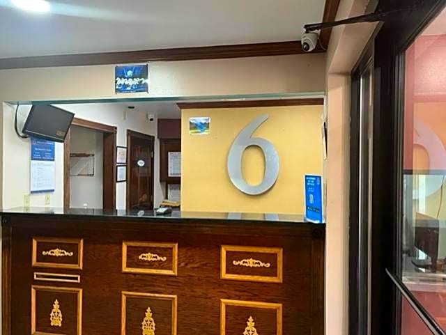 Motel 6 Laurel, MS