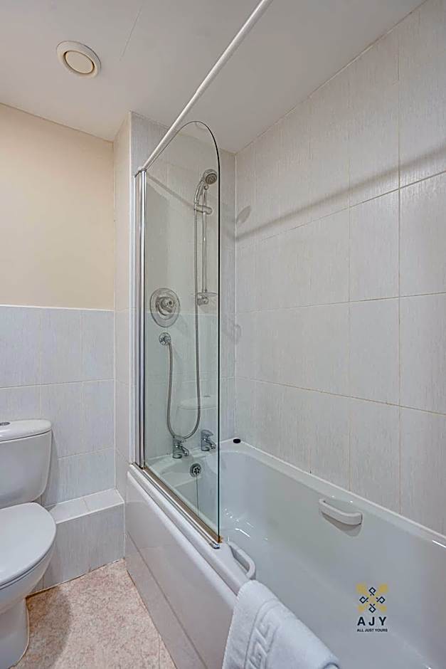 Mica Point City Centre Apartment