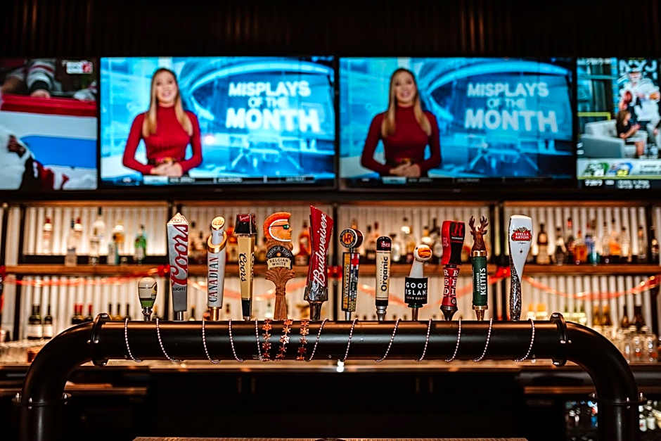 Coast Nisku Inn & Conference Centre