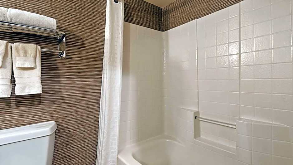 Best Western Plus Rama Inn