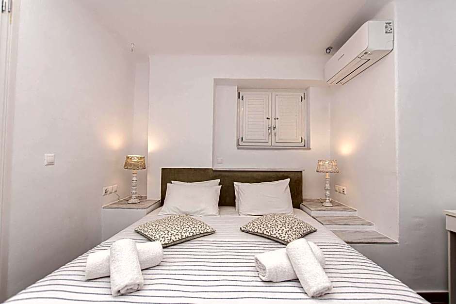 Peristeronas Village