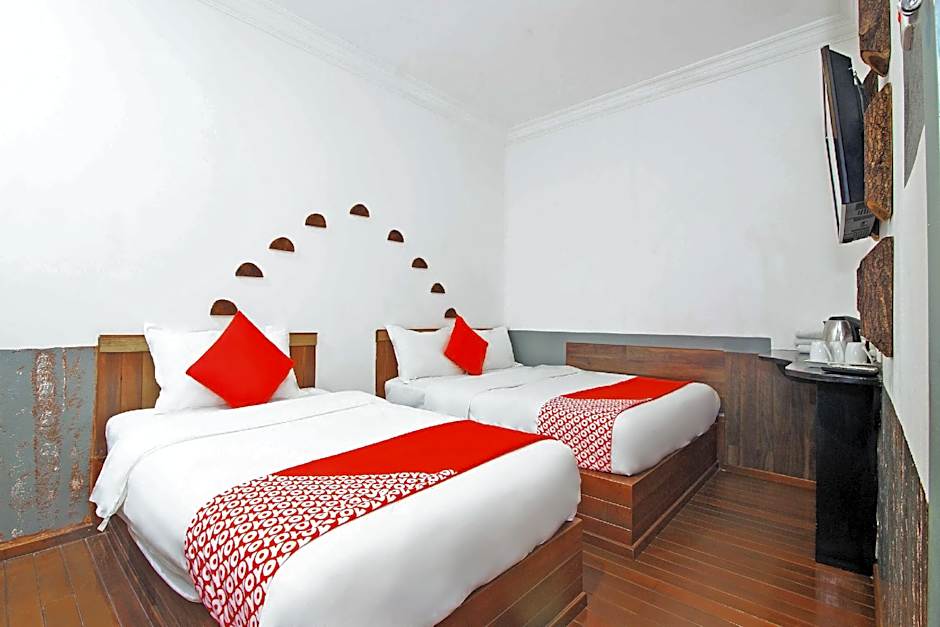 OYO 210 Hotel Five 2
