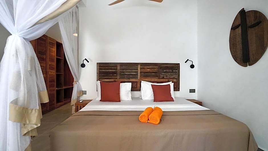 Casa Beach Hotel "Casa Del Mar"