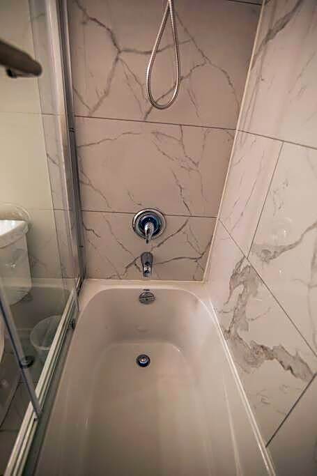 Executive 3 Bedroom townhouse close to the Lake