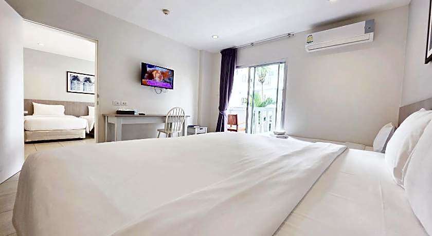 Recenta Phuket Suanluang by Deevana