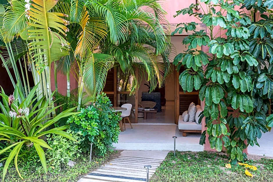 El Careyes Club & Residences