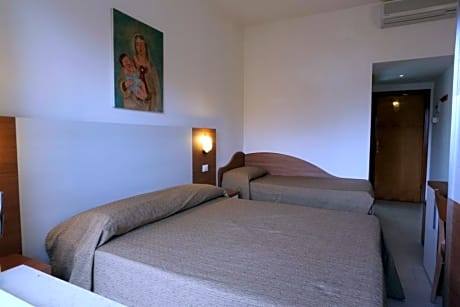 Comfort Quadruple Room