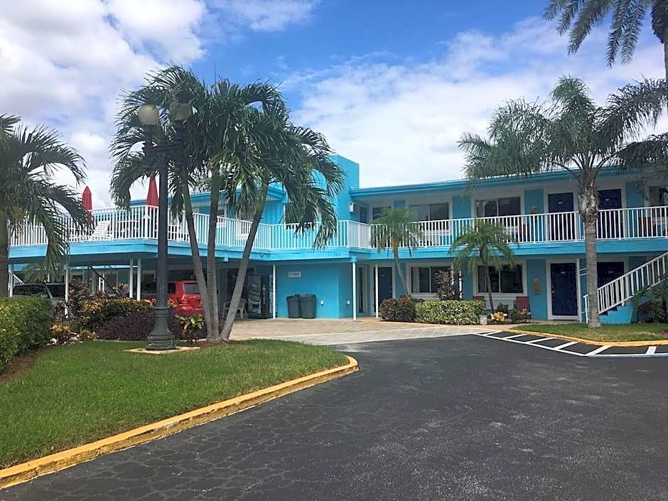 The Bayside Inn & Marina