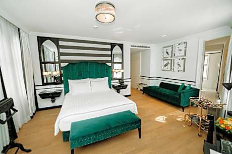 Corner Suite