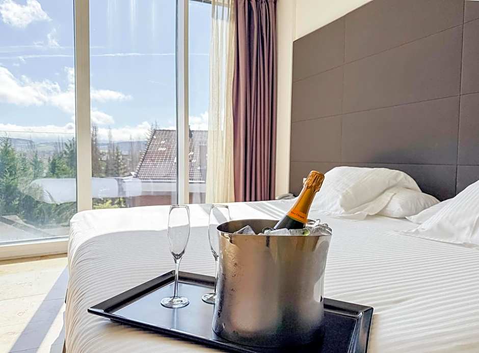 Hotel Zenit Jardines de Uleta Suites