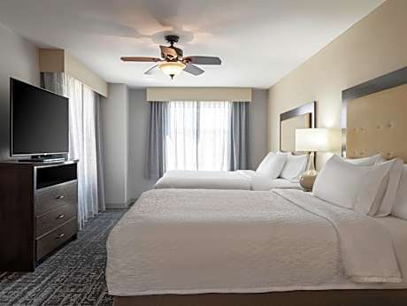 One-Bedroom Queen Suite with Two Queen Beds