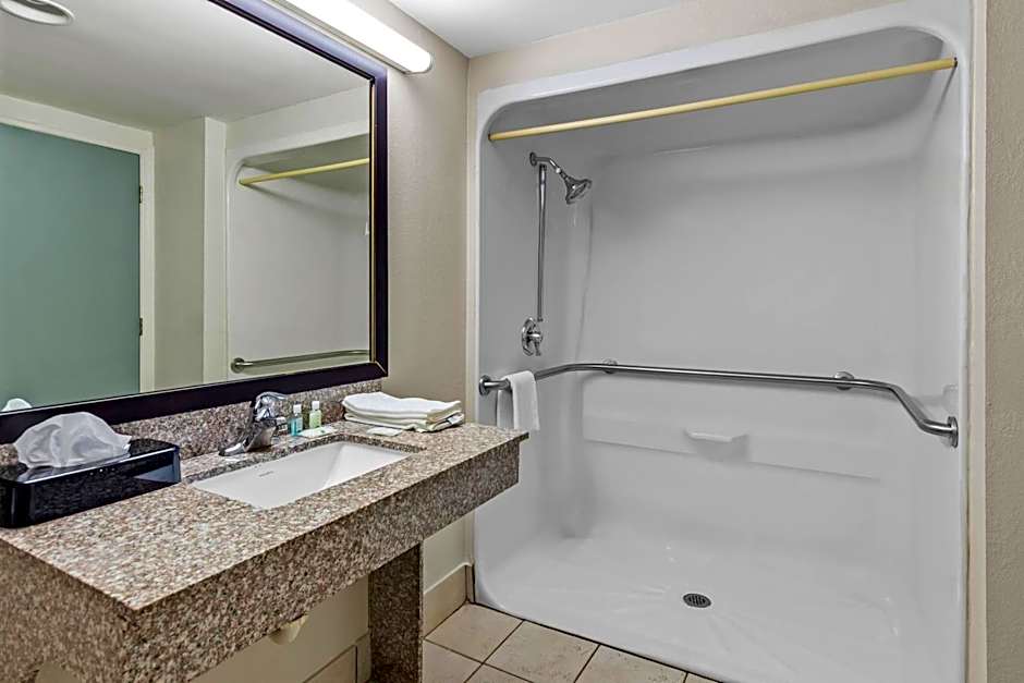 Quality Inn Hillsville