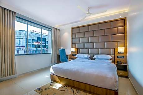 Deluxe Double Studio