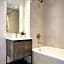 Global Luxury Suites at The Arches