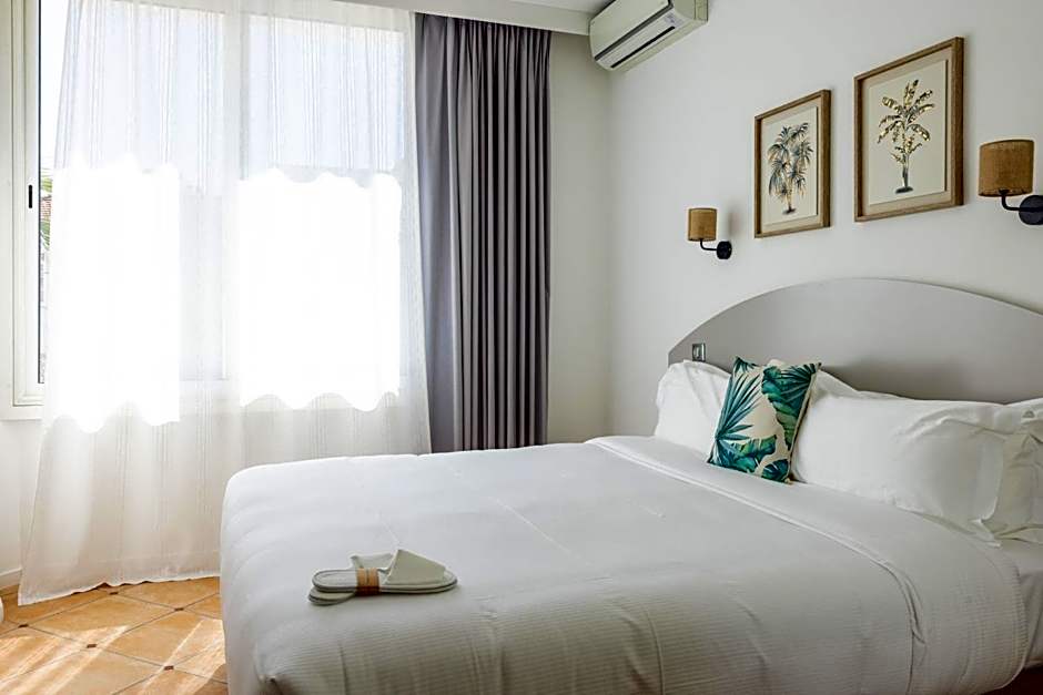 Hôtel La Villa Juan Beach