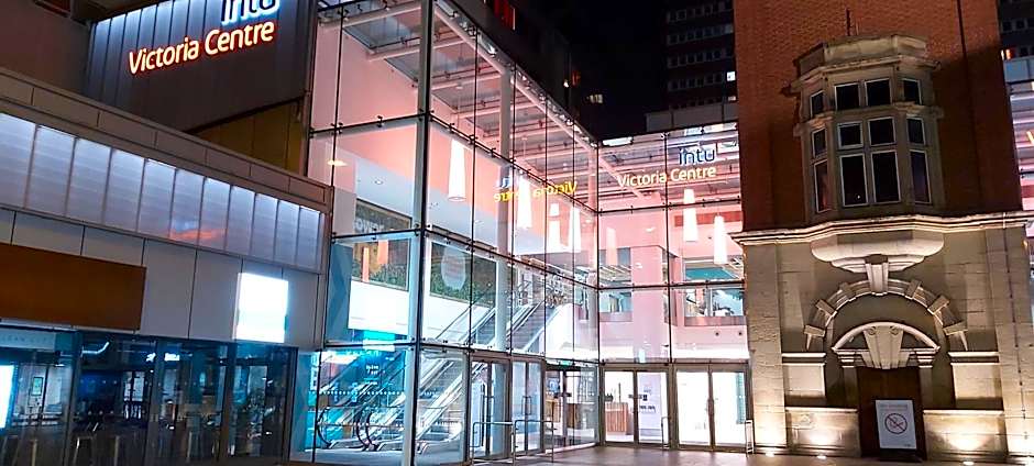 Victoria Centre Apartments in the Victoria Centre Shopping Centre - Nottingham City Centre - 24 hour access - Most Central Location, Kitchen and minutes to Xmas Market Opposite Hilton by Restaurants & Shops - Outdoor Parking Cars or Vans five pounds a day