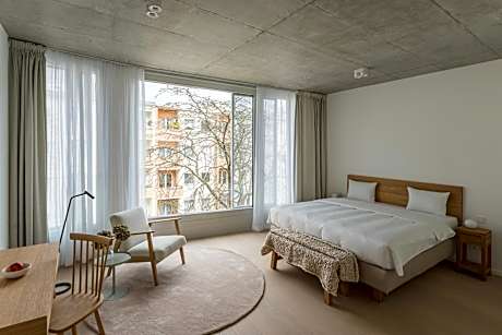 Two-Bedroom Garden Loft 139 m²