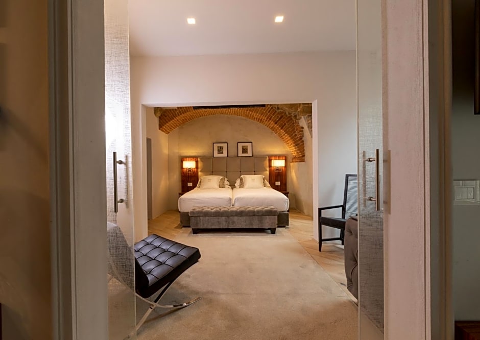 Donati Luxury Tower Suites