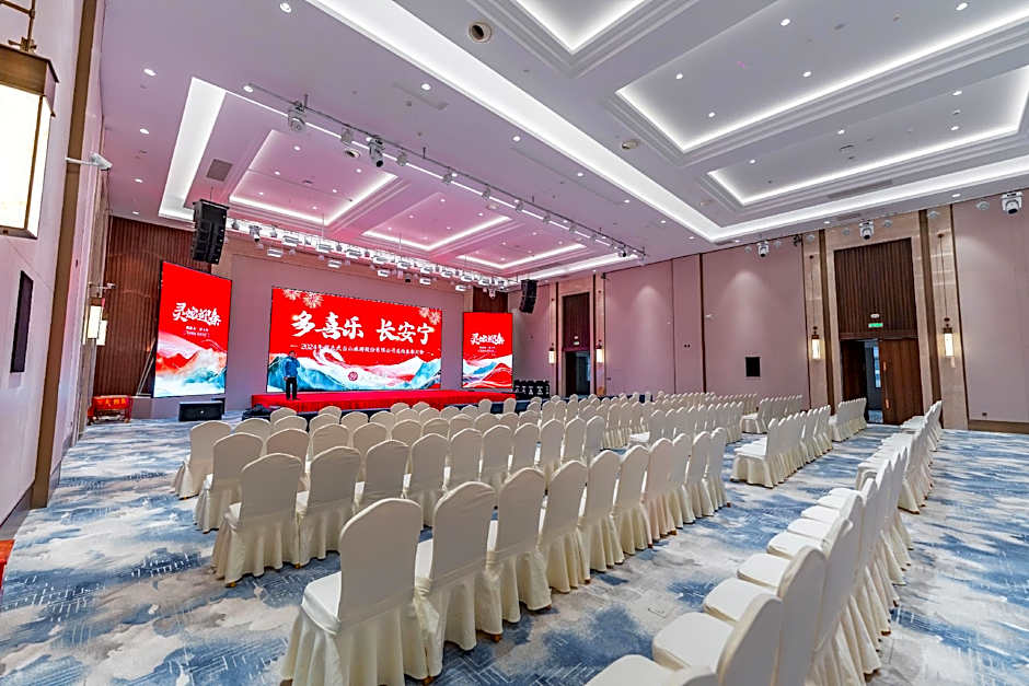 Wudangshan Jianguo Hotel