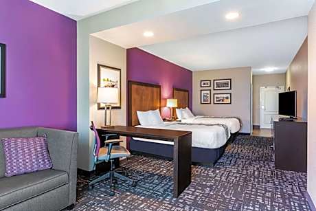 Deluxe Queen Room with Two Queen Beds - Non-Smoking