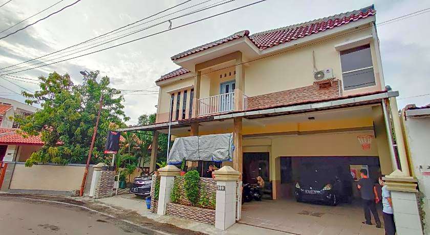 Ayuning Guest House Syariah Semarang Mitra RedDoorz