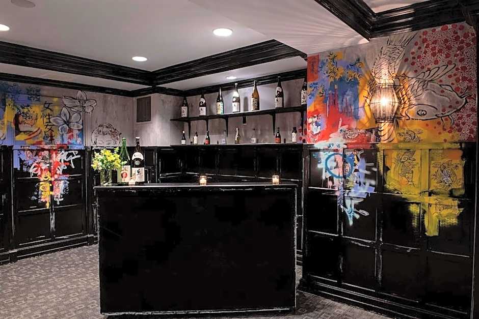 The Eliot Hotel