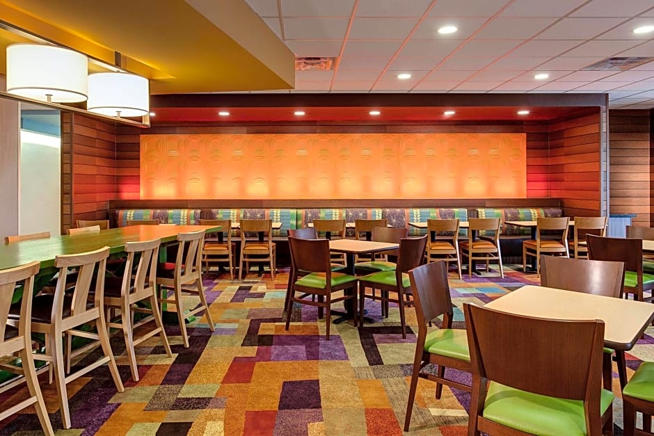 Fairfield Inn & Suites by Marriott Lincoln Southeast