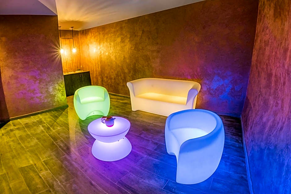 Meta Business Hotel By King David