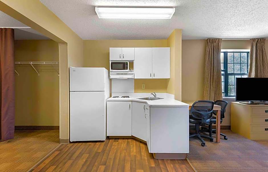 Studio 6 Corporate Extended Stay Buffalo Amherst NY
