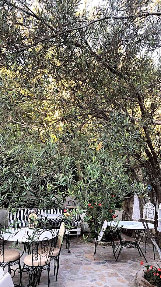 Çakir Bey Hotel