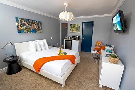 Hollywood Beach Suites and Hotel