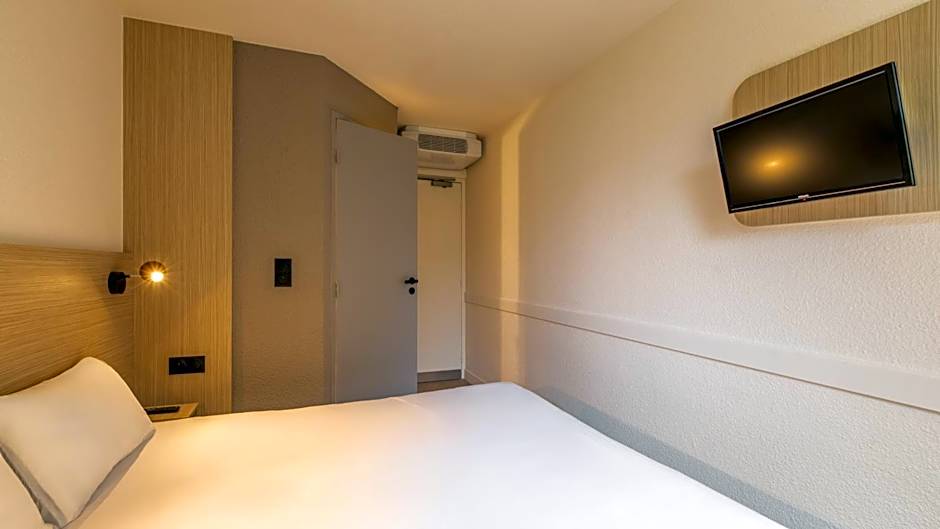 Premiere Classe Paris Ouest - Pont de Suresnes Hotel